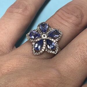 Elegant Sterling Silver Floral Ring